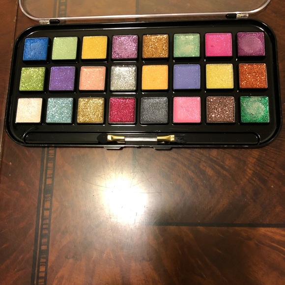 Love and Beauty 24 Color Eyeshadow Palette - Picture 2 of 4